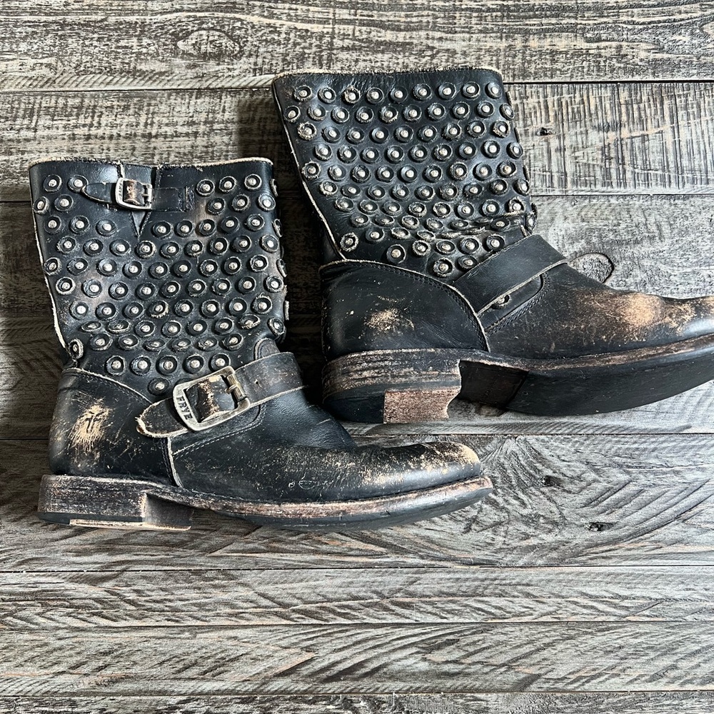 Frye Black Leather Boots with Silver Studs distressed some all over wear size 8 - Picture 2 of 16